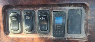 Mack Vision CXN613 Interior Part for a 2007 Mack CXN613