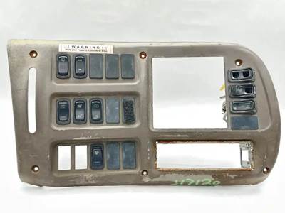 Mack Vision CXN613 Interior Part for a 2007 Mack CXN613