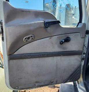 Mack Vision CXN613 Interior Part for a 2006 Mack CXN613