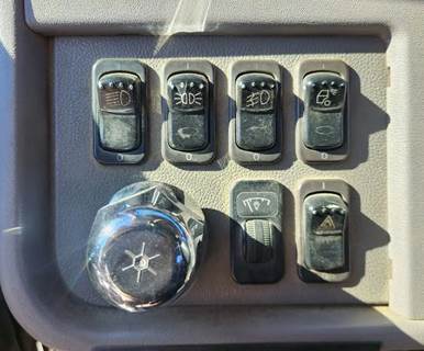 Used 2012 Peterbilt 367 Miscellaneous Dash Switches