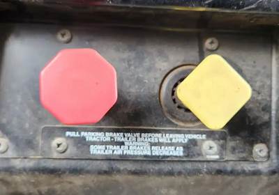 Used 2004 Peterbilt 385 Miscellaneous Dash Switches, Trailer Air Supply, Parking Brake