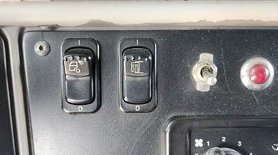 Used 2007 Peterbilt 387 Miscellaneous Dash Switches, Load Lights & Heated Mirror