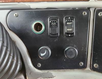 Used 2007 Peterbilt 387 Miscellaneous Dash Switches