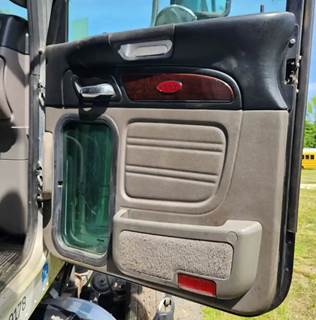 Used 2014 Peterbilt 389 Right Interior Door Panel, Black and Grey, Power