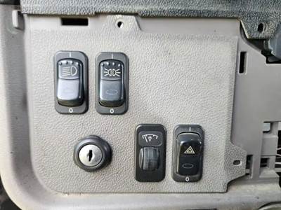 Used 2014 Peterbilt 389 Miscellaneous Dash Switches