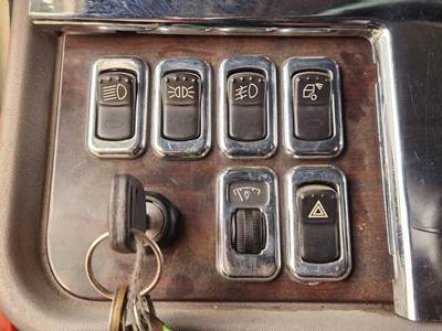 Used 2020 Peterbilt 389 Miscellaneous Dash Switches