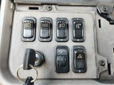 Used 2019 Peterbilt 389 Miscellaneous Dash Switches