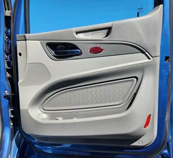 Used 2022 Peterbilt 579 Right Interior Door Panel, Grey, Power