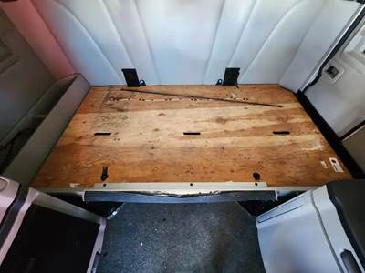 Used 2020 Peterbilt 579 Sleeper Bottom Bunk, Black