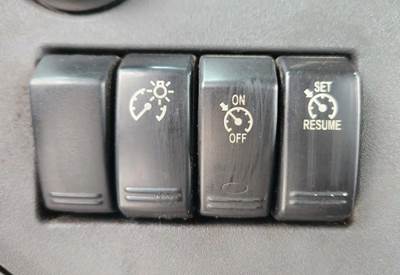 Used 2022 Peterbilt 579 Miscellaneous Dash Switches