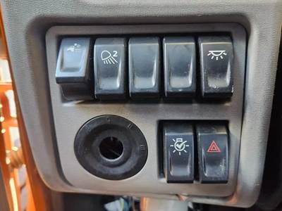 Used 2023 Peterbilt 579 Miscellaneous Dash Switches, Part # S64-6302-0731