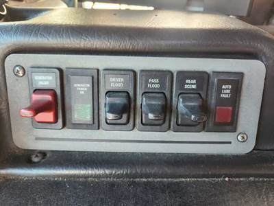 Used 2000 Pierce Model Tilt Cab Miscellaneous Dash Switches