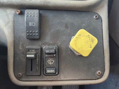 Used 2002 Spartan Gladiator Miscellaneous Dash Switches