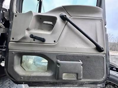 Sterling L9500 Interior Part
