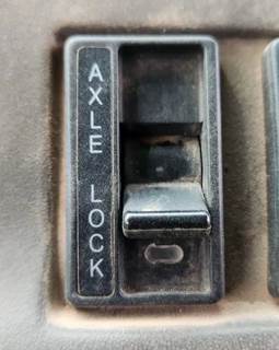 Used 2005 Sterling L9500 Miscellaneous Dash Switches - Axle Lock