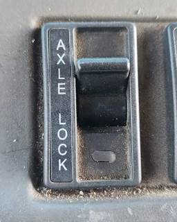 Used 2007 Sterling L9500 Miscellaneous Dash Switches, Axle Lock Control
