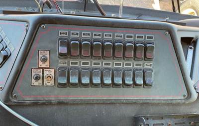 (Used) 2006 Sutphen Industrial 75’ Aerial Ladder, Miscellaneous Dash Switches-