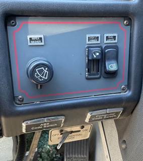 (Used) 2006 Sutphen Industrial 75’ Aerial Ladder, Miscelllaneous Dash Switches-