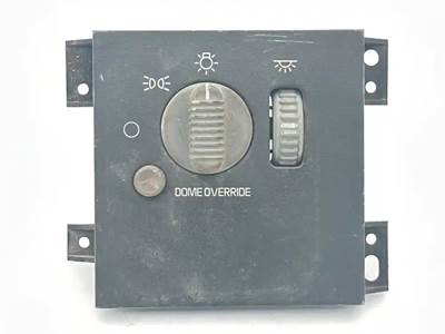 (Used) Gm/Chevy (Hd) Headlight Switch Part Number: 15755955, Controls: Dome