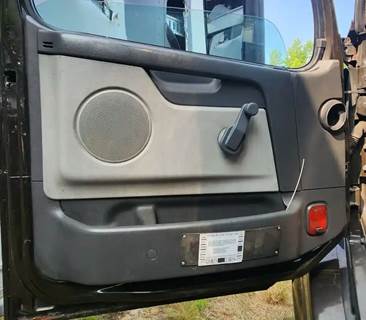 Volvo VNL Interior Part