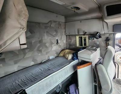 Volvo VNL Interior Part