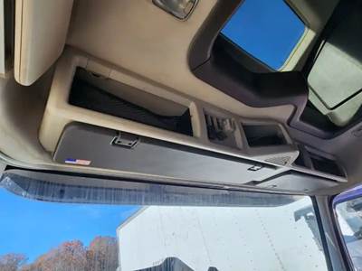 Volvo VNL Interior Part