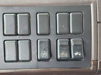 Used 2013 Volvo VNL Miscellaneous Dash Switches TCS Air Suspension Fifth Wheel Slide