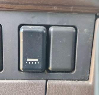 Used 2013 Volvo VNL Miscellaneous Dash Switches, Dome Light Control