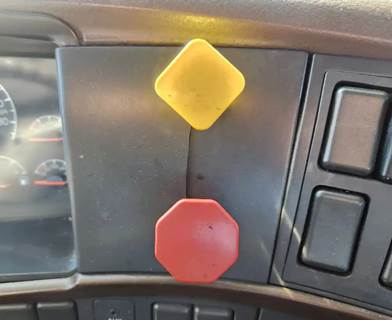 Used 2015 Volvo VNL Miscellaneous Dash Switches, Trailer Air Supply & Parking Brake