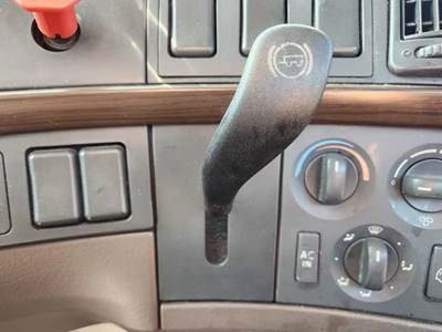 Used 2015 Volvo VNL Miscellaneous Dash Switches, Trailer Hand Brake Control