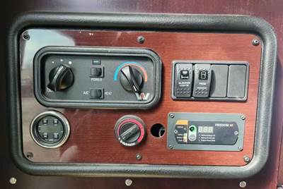 Used 2018 Western Star 5700 Sleeper Temperature Control Panel/Assembly