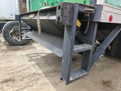 Ford F-800 Liftgate for a 1997 Ford F800