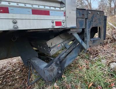 Freightliner M2 106 Liftgate