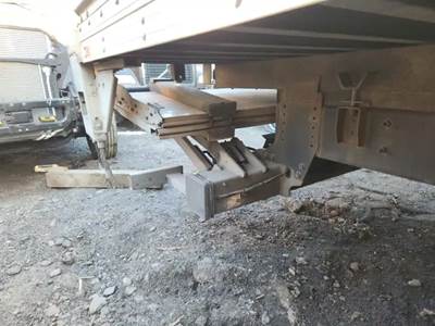 Freightliner M2 106 Liftgate