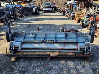 Freightliner M2 106 Liftgate