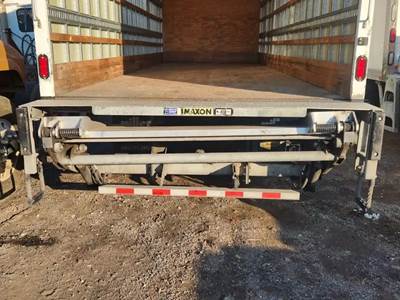 Freightliner M2 106 Liftgate