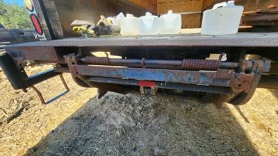 Freightliner M2 106 Liftgate