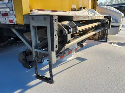 Freightliner M2 106 Liftgate