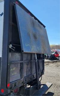 Used 2004 GMC W4500 Power Liftgate, Platform 7.9FT x 6.6FT, Step 7.3FT x 4FT
