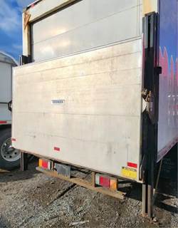 Hino 195 Liftgate