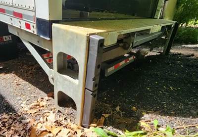 Hino 268 Liftgate