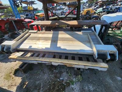 International DuraStar 4300 Liftgate