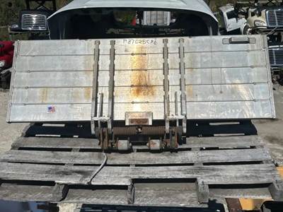 International DuraStar 4300 Liftgate