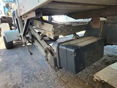 International MV607 Liftgate