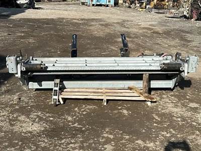 International MV607 Liftgate