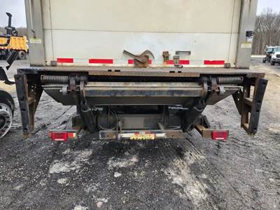 International RH613 Liftgate