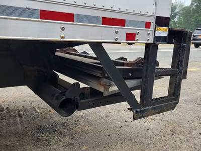 Kenworth K370 Liftgate