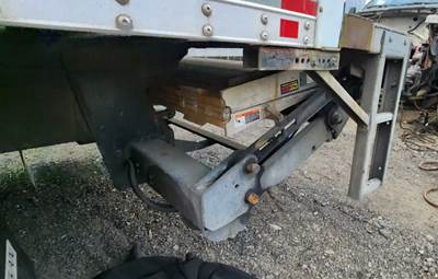 Peterbilt 386 Liftgate
