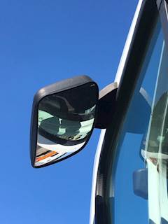 Freightliner Cascadia 113 Mirror