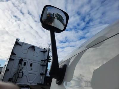 Freightliner Cascadia 125 Left Mirror